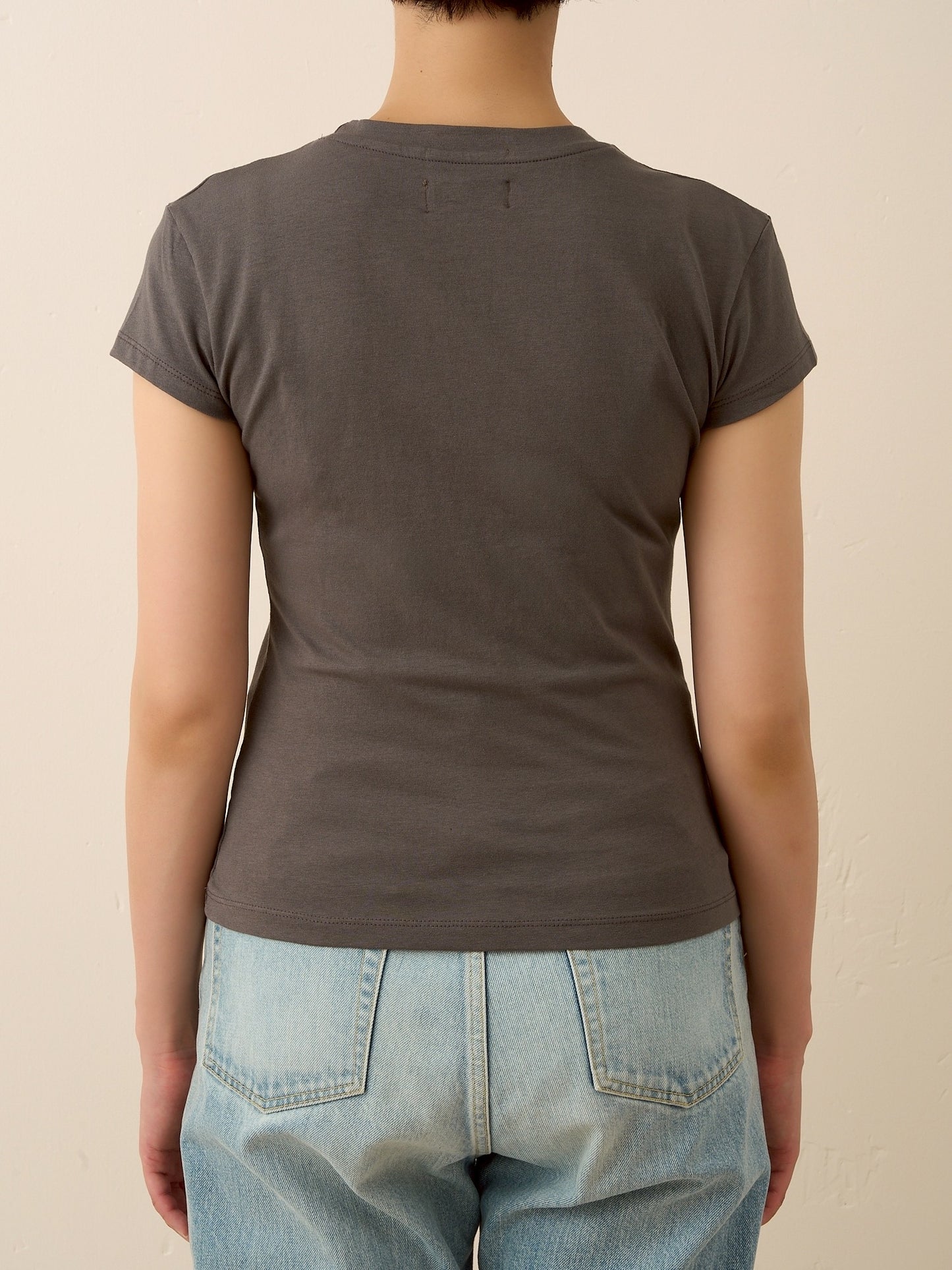 KIKI BABY TEE (charcoal gray)
