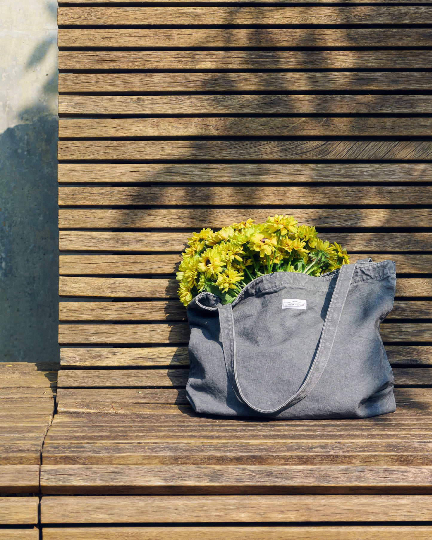 TNH NEIGHBOR TOTE