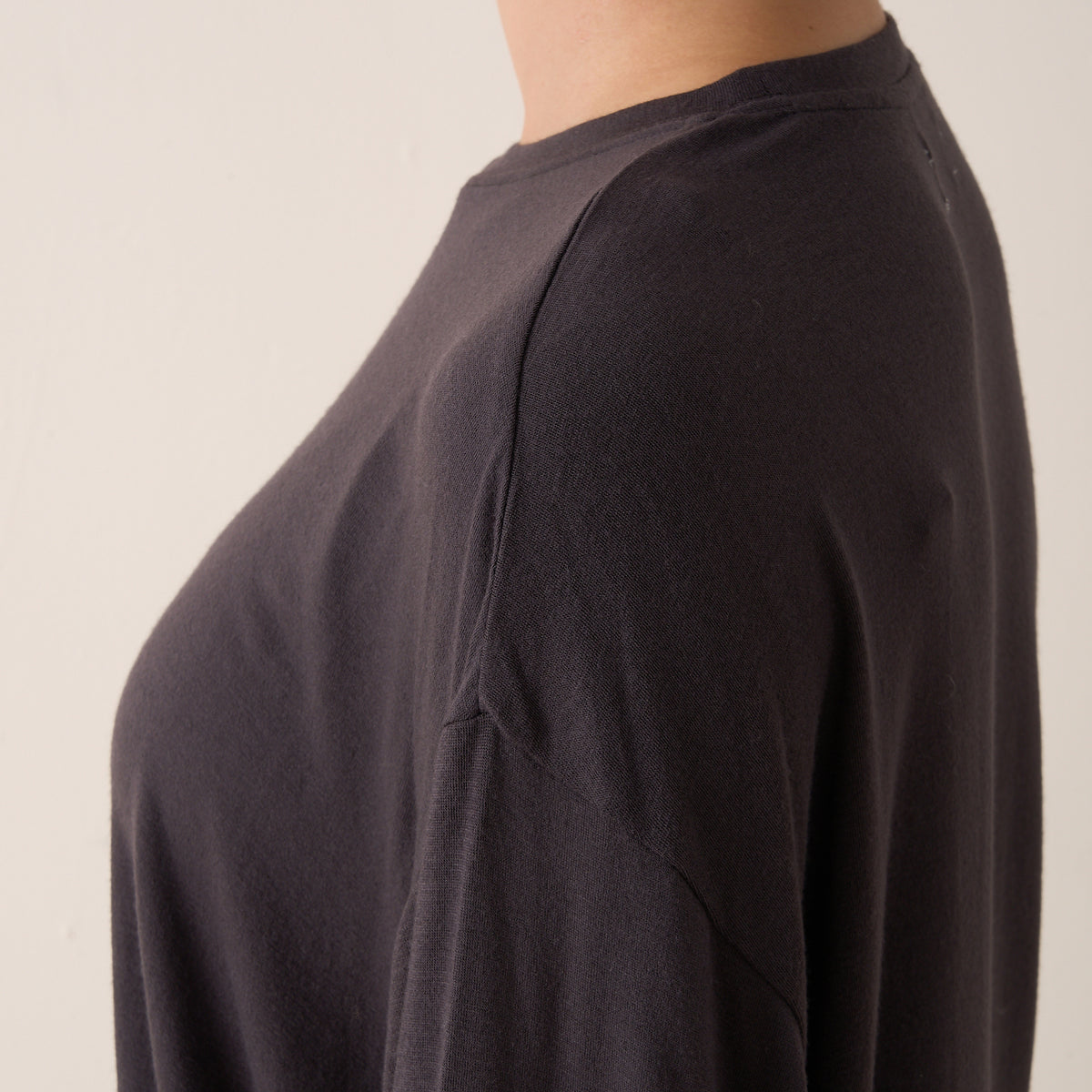 ANDIE LONG SLEEVE (charcoal gray)
