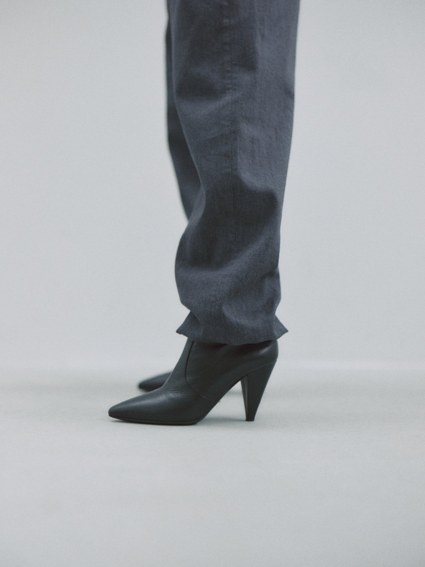 TNH ROWENA JEAN (gray)