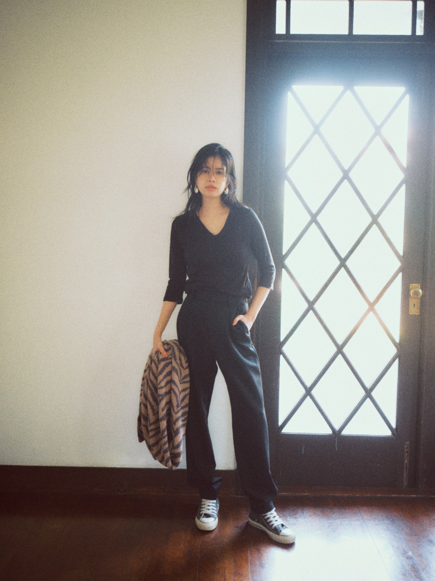 THURLOE V NECK (black)