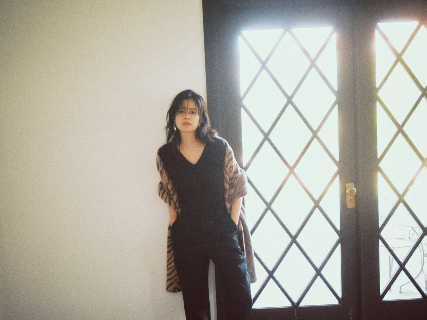 THURLOE V NECK (black)