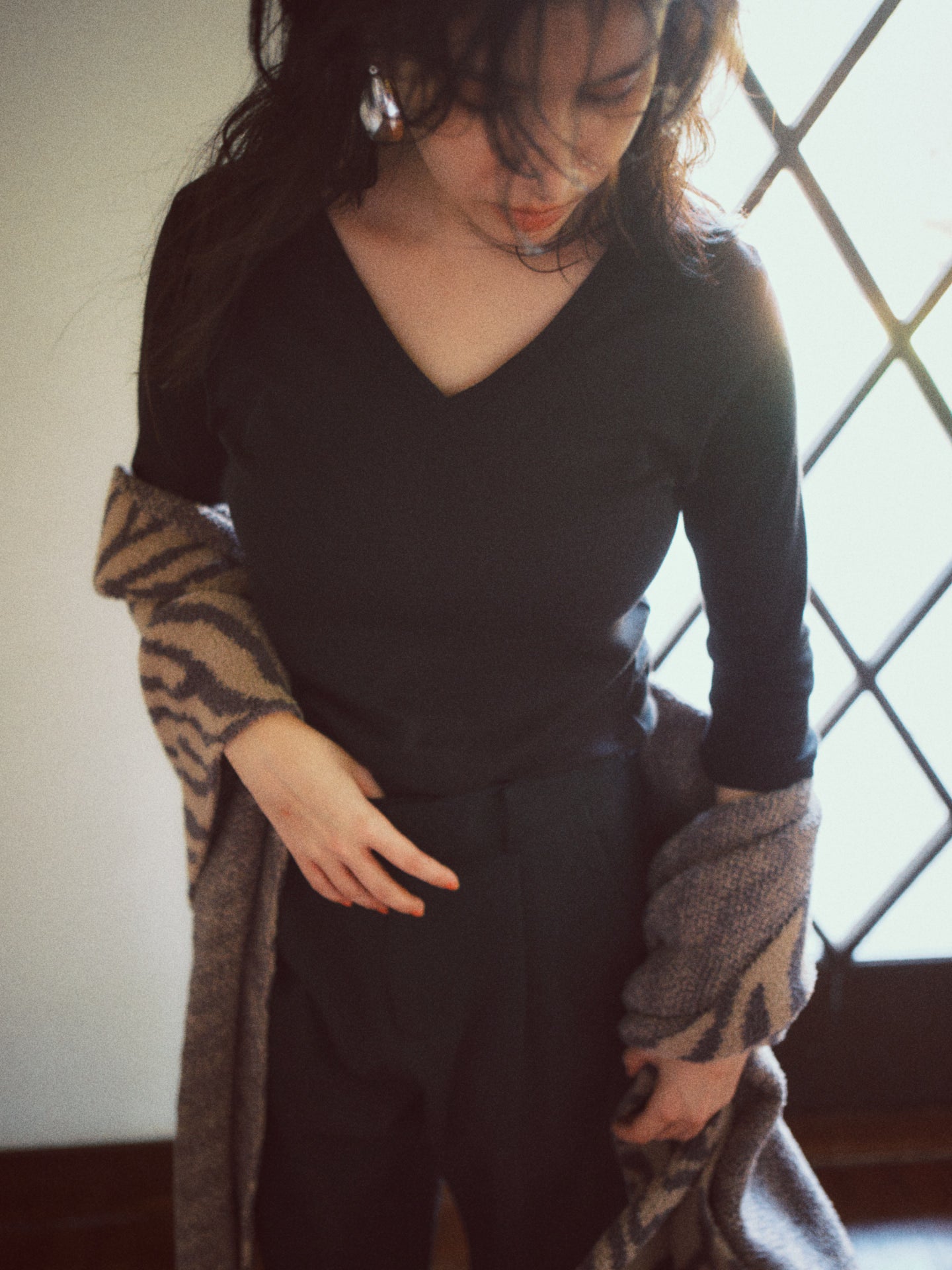 THURLOE V NECK (black)