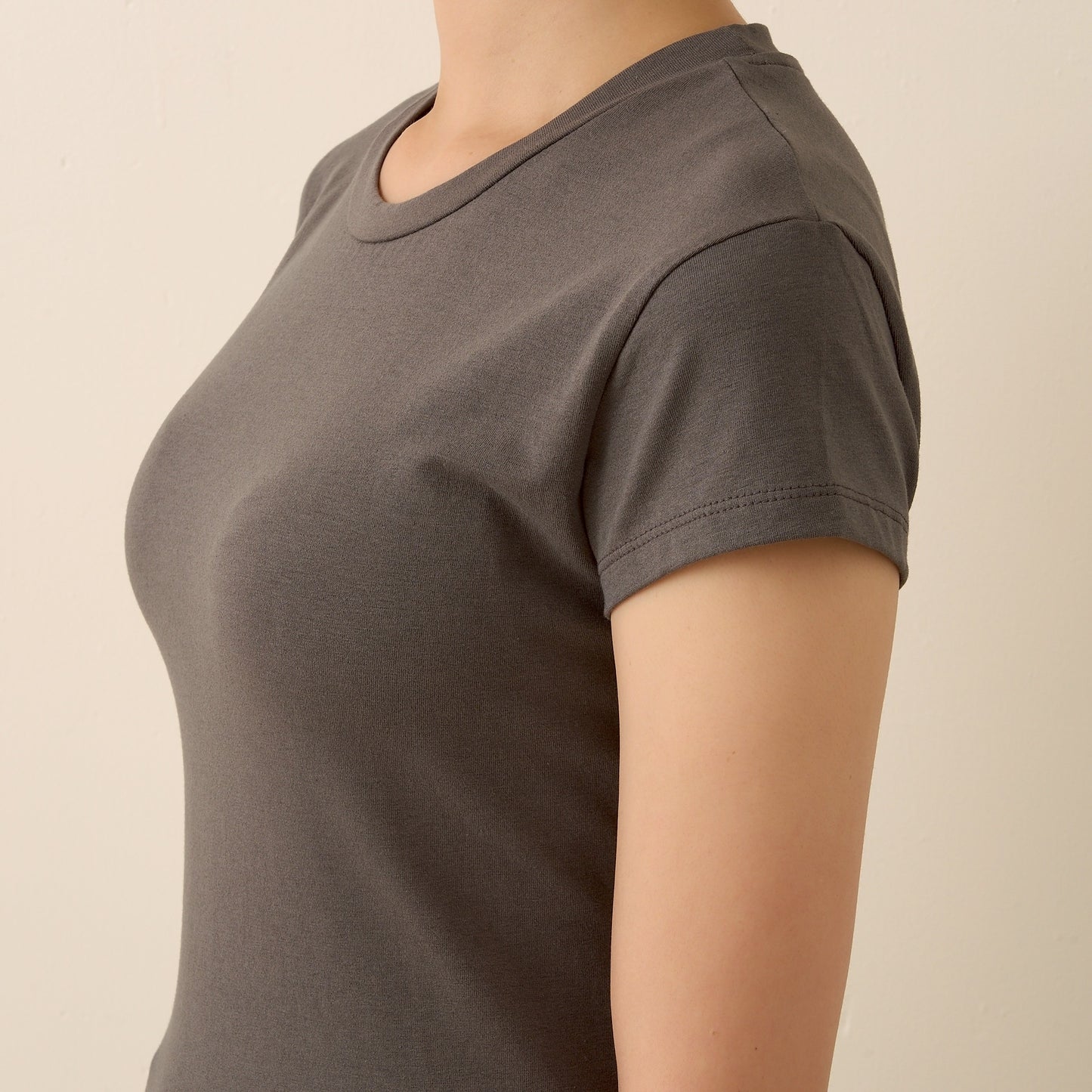 KIKI BABY TEE (charcoal gray)
