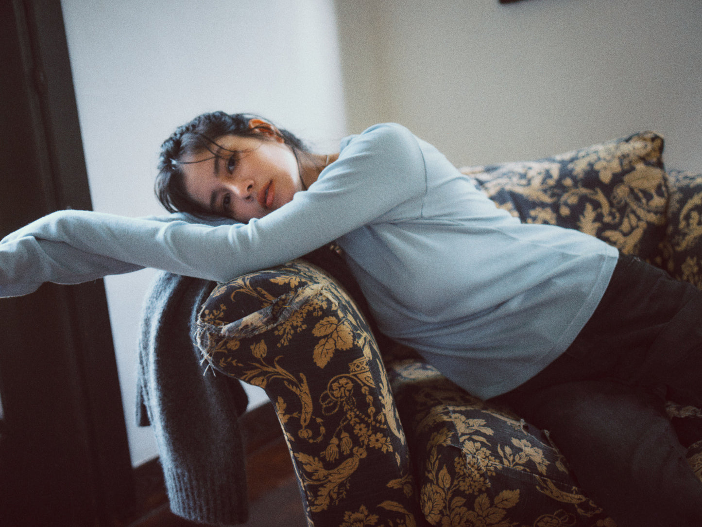 THURLOE CREW NECK (smoked blue)